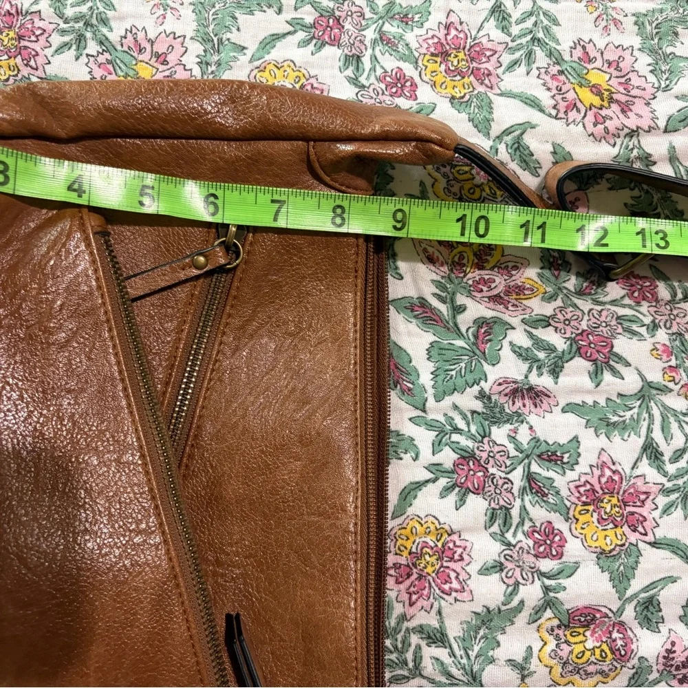 Bueno Brown Leather Shoulder Bag - Picture 10 of 13